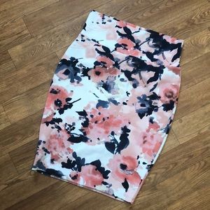 Floral skirt 😍